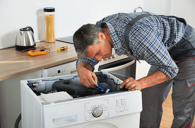 repairing a washing machine in milwaukee